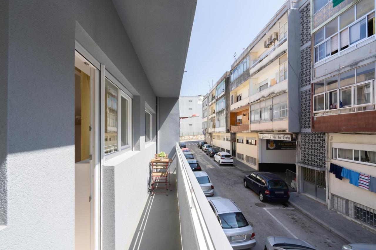 Sweet Sunny Flat W/ Balcony - Gaia Apartment Vila Nova de Gaia Bagian luar foto